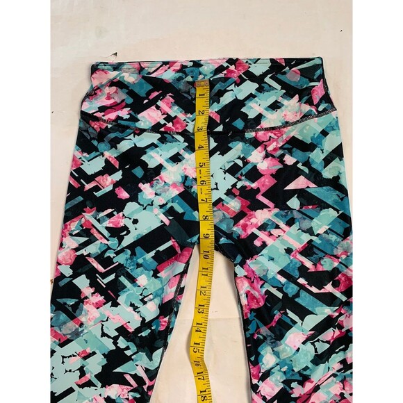 Fabletics Womens Capri Cropped Leggings Size S Aqua Pink Geometric - Picture 5 of 6